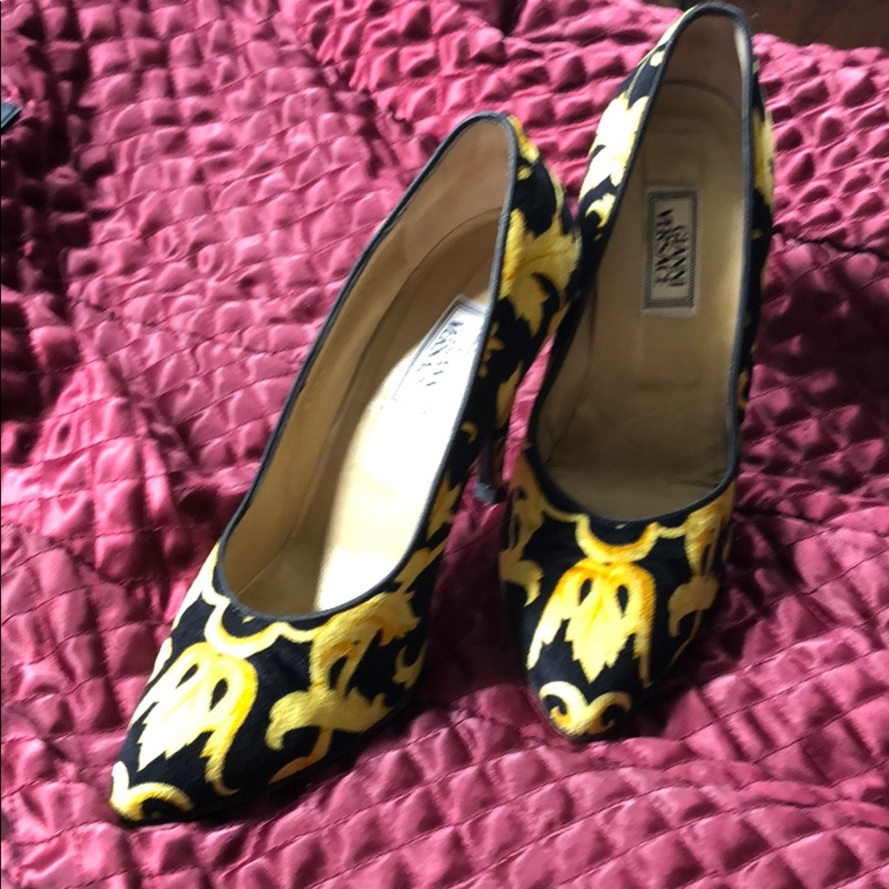 1990s Versace beautiful iconic size 36 heels.